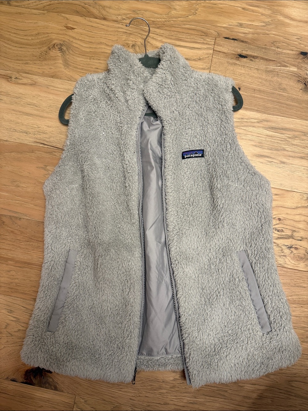 Patagonia women’s Light Gray Sherpa Vest